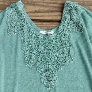G) Maurices Green Lace Crochet Long Sleeve Top Size 1 (Plus 1X)